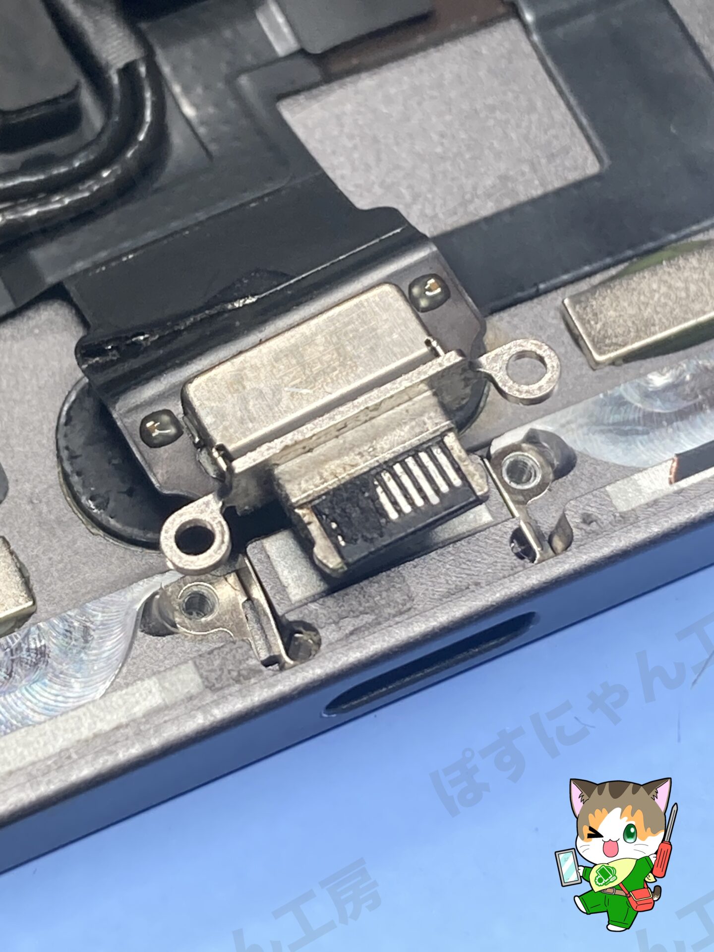 iPad Air5が充電できない症状を修理｜充電口パーツ交換で改善しました